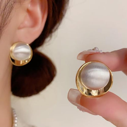 Geometric Chunky Stud Earrings for Women,Thick Brashed Matte Brass Metal Lightweight Dainty Trendy Statement Two-Tone Jewelry Earrings - color: White