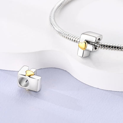 Women 925 Sterling Silver Charms A-Z Heart Letters Beads Pendant for Bracelets Women Fit Pandora Bracelets Hypoallergenic Beads - color: F
