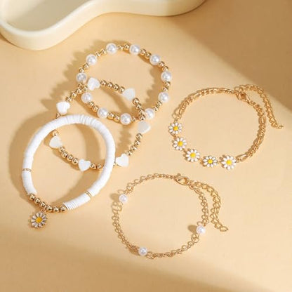 4Pcs Daisy Flower Stackable Bracelet Set for Women, White Faux Pearl Heart Beaded Boho Bracelets, Y2K Coquette Jewelry Gift