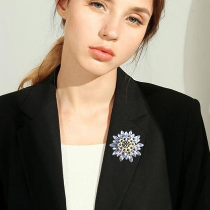 Rhinestone Flower Brooch Pin for Women Fashion Sparkling Crystal Sunflower Floral Brooch Floral Lapel Pins Fashion Wedding Jewelry Gifts - color: Grey