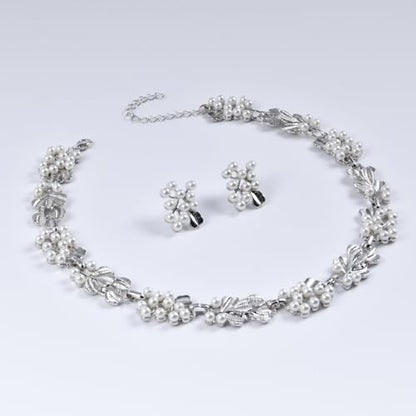 Fashion Bride Silver Gold Plated Black 1920s Leaf Faux Pearls Necklace Earrings Set Wedding Jewelry Set Sparkly Choker Necklace Stud Earrings Set for Women Christmas Gift Set for Women Necklace and Earrings - color: Silver