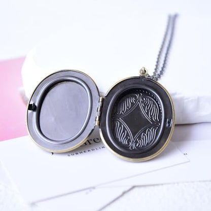 Vintage Photo Locket Necklace Handmade Pressed Flower Locket Necklace for Women - style: White Daisy(1.53"x 1.85")