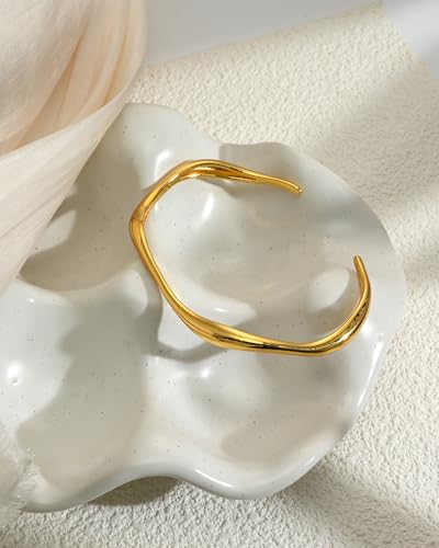 Thin Wavy Cuff Bracelet - Adjustable Irregular Bangle for Women Silver & Gold - color: Gold