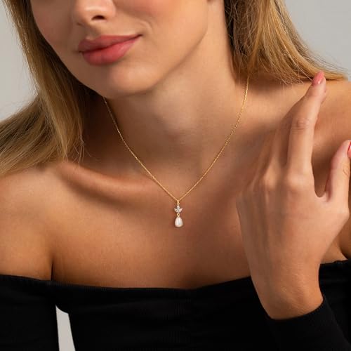 Plenky Pearl Necklaces for Women-14k Gold Plated Layered-Single Pearl Necklace Simple Pearl Choker Necklaces for Women Trendy Cute Gold Necklace Jewelry for Women Gifts - style: CZ Leaf Pearl Necklace