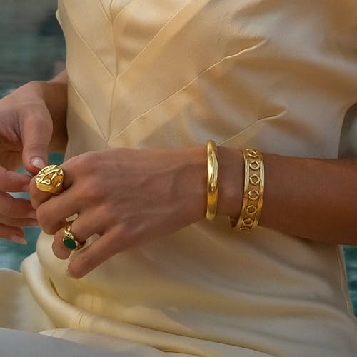 PEARLADA 18k Gold Plated Chain Layerd Bracelet Coin Charm Toggle Bracelet Trendy Cubic Zirconia Jewelry - color: Tube