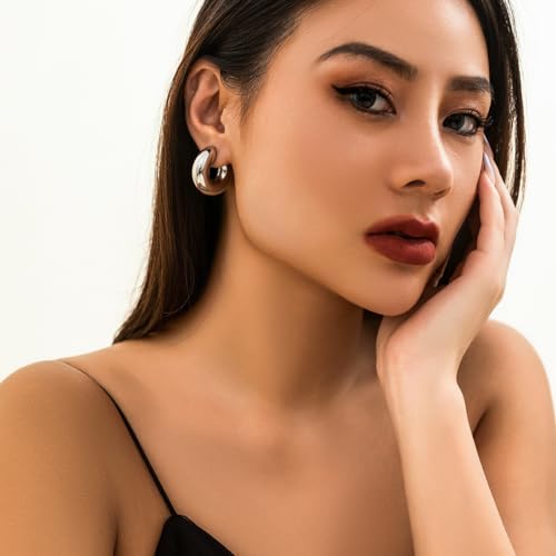 Gold Ear Cuff Earrings for Women Non Piercing 14K Gold Plated/Silver Cuff Clip On Cartilage Hoop Shining Cubic Zirconia Twisted Chain Ear Clip On Earring for Women Chunky Ear Cuffs Earrings - color: silver