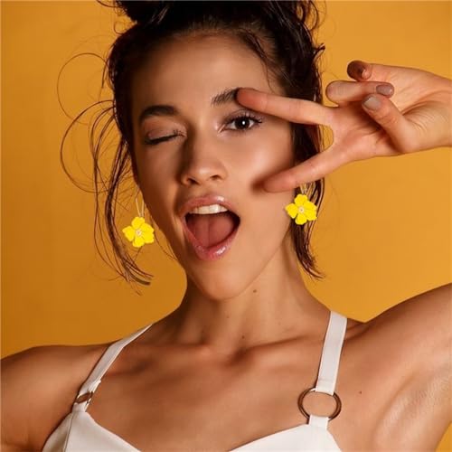 WCRAZYE Bohemian Daisy Flower Earrings Necklace Sets for Women Unique Trendy Boho Matte 3D Gold Flower Floral Petal Statement Earring Wedding Jewelry - color: Yellow
