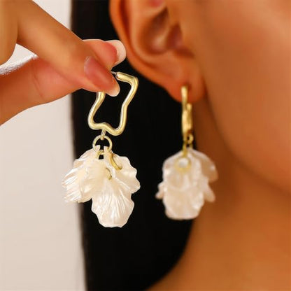 Seashell Pearl Stud Earrings for Women Ocean Sea Theme Sweet Double Layer Acrylic Shell Lightweight Dangle Drop Earrings for Summer Beach Holiday Halloween Party Jewelry Accessories - color: Geometric seashell earrings