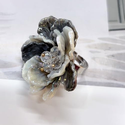 Dtja Large Blossom Flower Statement Ring for Women Silver Plated Colorful Resin Daisy Cherry Floral Adjustable Open Wrap Finger Rings Elegant Wedding Theme Party Jewelry - color: Black Grey