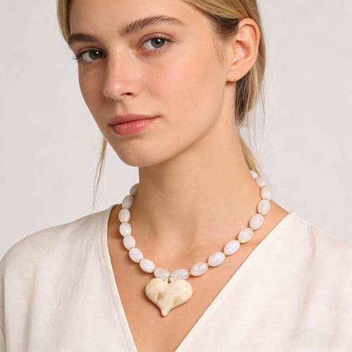 Chunky Beaded Necklaces for Women Trendy Colorful Acrylic Bead Statement Necklace Puffy Heart Pendent Necklaces for Women Boho Fashion Jewelry - color: G-beige