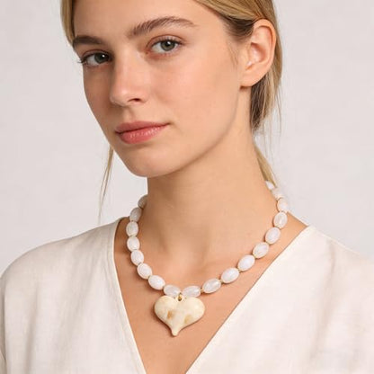 Chunky Beaded Necklaces for Women Trendy Colorful Acrylic Bead Statement Necklace Puffy Heart Pendent Necklaces for Women Boho Fashion Jewelry - color: G-beige