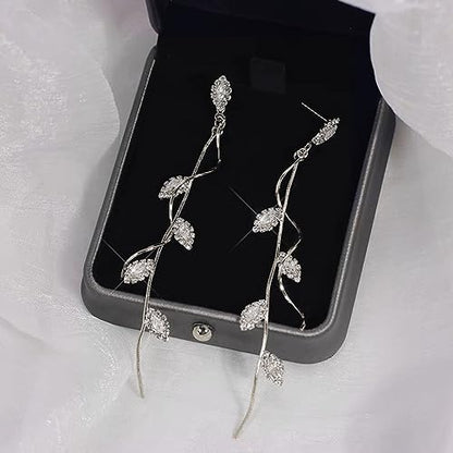 Crystal Wedding Earrings for Bridal Bridesmaid,Bride Drop Earrings Gold Chandelier Dangle Earrings for Women,Cubic Zirconia Rhinestone Dangling Earrings Prom Party Jewelry Gifts - color: Silver