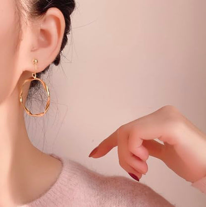 A Season Women Twisted Gold/Silver Round Clip On Hoop Earrings for Non Pierced Ears Hoops Earrings, Small/Medium/Large (Large Round Dangle)