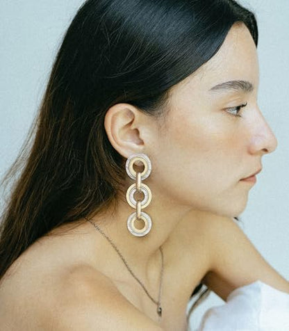 Ozel - Natural Wooden Acrylic Boho Drop Dangle Earrings for Women - Geometric Statement Jewellery - Brown, Black, Magent Red, Olive Green, White beige - color: 3Circle_White beige
