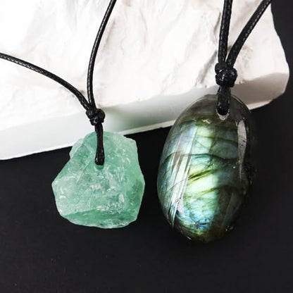 Natural Raw Crystal Necklace for Women Irregular Stone Necklaces Spiritual Gemstone Pendant with Adjustable Rope - color: E-Labradorite+Green Fluorite