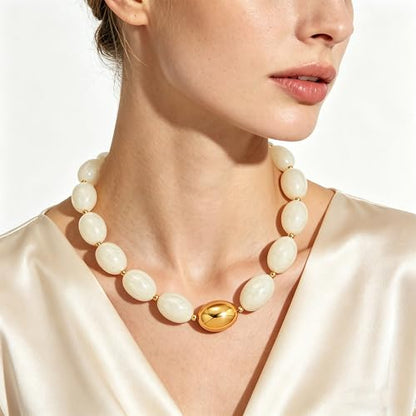 Chunky Beads Necklace for Women Trendy Gold Puffy Heart Choker Necklace Colorful Resin Beaded Heart Pendant Necklaces Statement Jewelry - color: Oval Beads-Beige