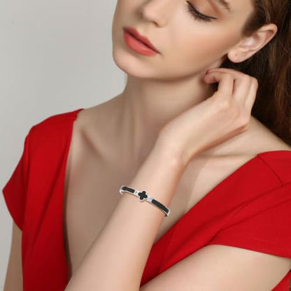 Clover Bracelets for Women Gold and Silver Chunky Oval Clover Bangle | 18k Gold Plated Stainless Steel,Precision Polished Non Tarnish,Black/White/Red/Pink/Orange Clover Bracelet Gifts for Women - color: Silver Black