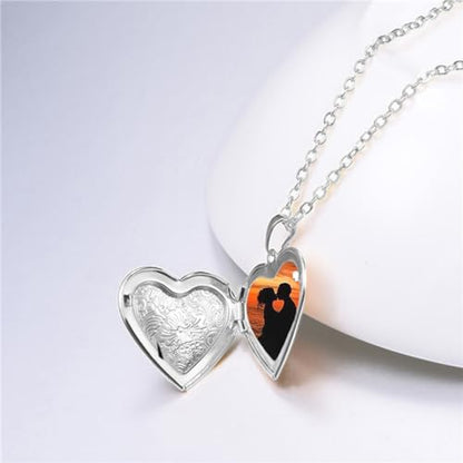 2 Pcs Locket Necklace that Holds Pictures Stainless Steel Locket Pendant Necklace Image Chain Necklaces for Women - color: Love Heart 2