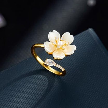Kokoma Dainty Flower Ring for Women Sparkling Cubic Zirconia Daisy Open Statement Rings Pearl Chic Engagement Promise Ring Wrap Finger Band - color: Baroque