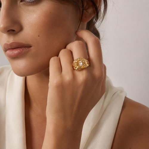 Fashion Square CZ Chunky Statement Ring for Women Size 7 | Stainless Steel, Hammered Textured, Rough, Geometric Crystal, Wide Stacking, Wedding Engagement Eternity Band, Dainty Jewelry - color: Gold