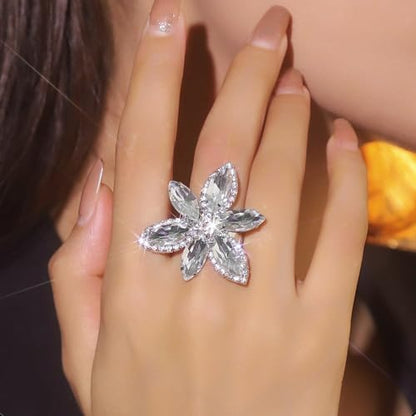 Sparkling Rhinestone Ring Bohemia Thick Large Oval Geometric Ring Square Princess Rings Fashion Heart Zircon Crystal Ring Prom Wedding Party Ball Rings for Women - color: White Flowers