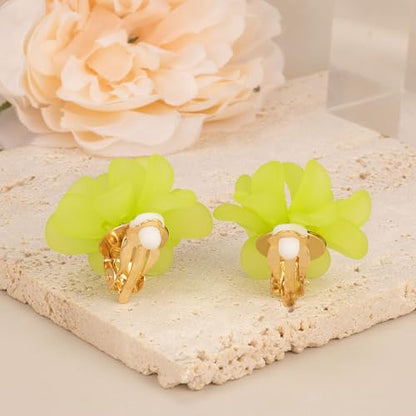 LAXPICOL Fashion Flower Clip On Earrings For Women Cute Lovely Acrylic Flower Earrings No piercing Earrings - color: green