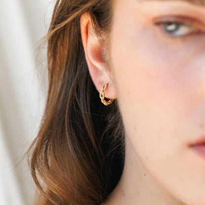 LOYATA Gold Huggie Hoop Earrings 14K Gold Plated Dainty Small Simple Hypoallergenic Jewelry Gift for Women - style: Chain