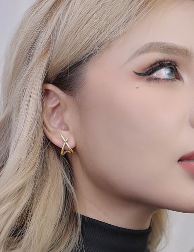 FAN&LOUIS Clip On Earrings Women,14K Gold Clip-On Stud Earrings Trendy Simple Minimalist Lightweight Non Pierced Earrings Stud for Women Gifts