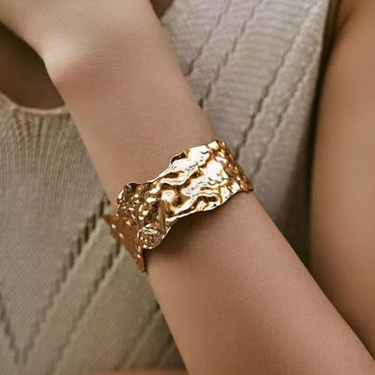 Chunky Gold Cuff Bangles Bracelets for Women Wide Hammered Bangles Vintage Statement Wrist Cuff Bracelets Jewelry