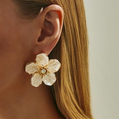 Seashell Pearl Stud Earrings for Women Ocean Sea Theme Sweet Double Layer Acrylic Shell Lightweight Dangle Drop Earrings for Summer Beach Holiday Halloween Party Jewelry Accessories - color: White shell studs