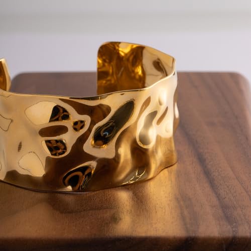Chunky Cuff Bracelets for Women Wide Gold/Silver Cuffs Bangle Hollow Out Adjustable Bracelets Punk Vintage Jewelry - style: V-Gold A