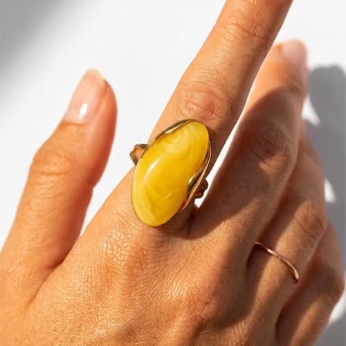 Mchic Colorful Chunky Statement Ring for Women: Boho Large Oval Acrylic Finger Ring Stainless Steel Adjustable Beach Summer Y2K Handmade Jewelry Gift for Women - color: Yellow