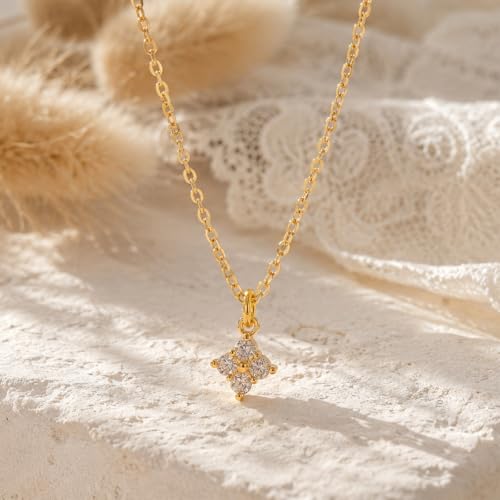 Gold Necklace for Women, Dainty 14K Gold Plated Pendant Necklaces for Women Trendy Simple Choker Chain Cubic Zirconia Circle/Interlocking/Sun/Pearl Necklace Fashion Jewelry Charm Gifts - color: Four-Leaf Clover-Cable