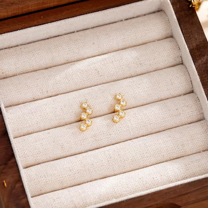 Star 14K Gold Plated Ear Cuff Earrings for Women Non Piercing, Dainty Silver Plated Clip on Cartilage Ear Cuff Non Pierced Trendy CZ Northstar Starburst Sparkling Climber Clawer Earring Jewelry - style: Cluster-3