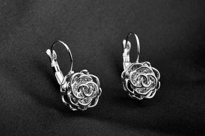 Women 18K Gold Plated White Crystal Roses Flowers Necklace and Earrings Set for Women Wedding Party Bridal Bridesmaid Accessories - color: Silver
