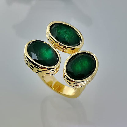 Vintage 18-Karat Gold Emerald Cocktail Ring - Oval Green Gemstone, Size 7 - size: US Code 7