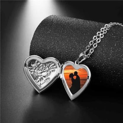 2 Pcs Locket Necklace that Holds Pictures Stainless Steel Locket Pendant Necklace Image Chain Necklaces for Women - color: Love Heart 4