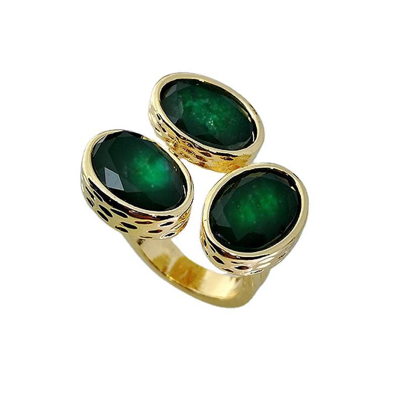 Vintage 18-Karat Gold Emerald Cocktail Ring - Oval Green Gemstone, Size 7 - size: US Code 7