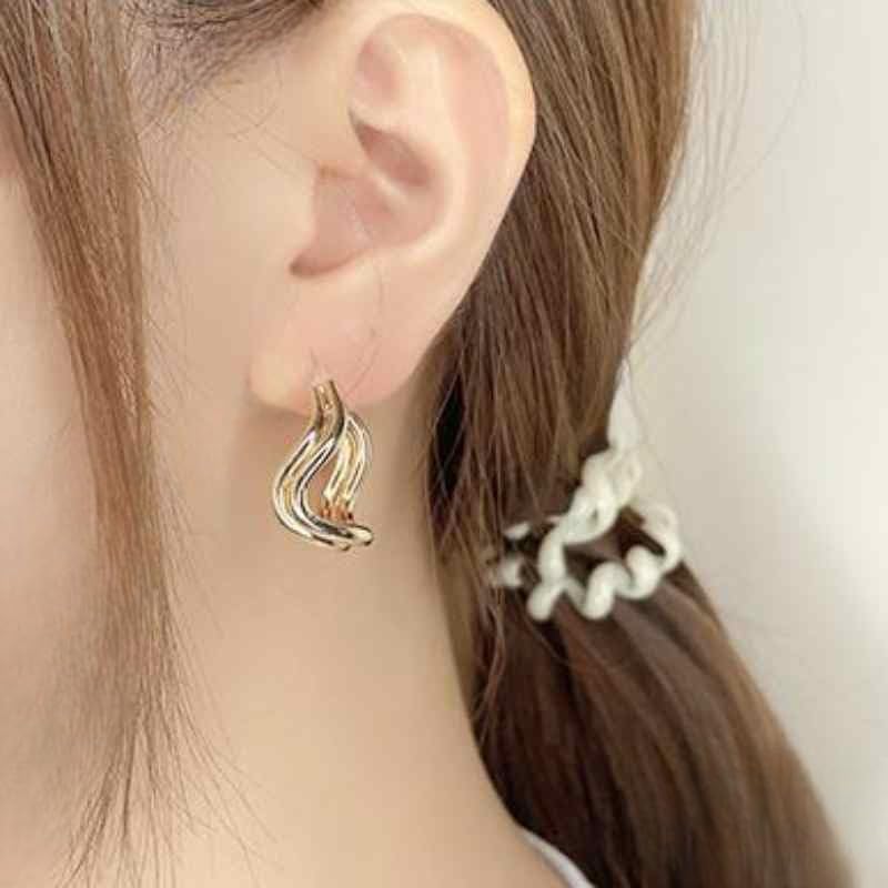 Hoop Invisible Clip On Earrings for Women Not Pierced Gold Small Twisted Hoop Comfortable Silver Large Clip On Earrings - color: Double Waved Hoop Gold