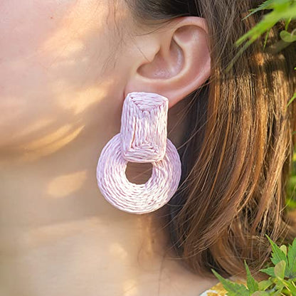 Statement Raffia Earrings Cute Boho Earrings Rattan Dangle Earrings Handmade Straw Wrap Earrings Summer Drop Dangling Earrings for Women Teen Girls - color: Pink