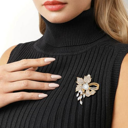 Rhinestone Flower Brooch Cute Floral Crystal Pearl Brooches and Pins for Women Gold brooch Fashion Jewelry for Women Men Gift - color: Pearl Flower
