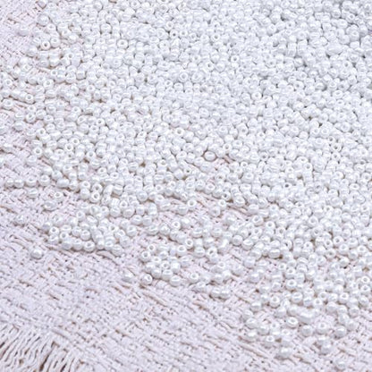 2000pcs Glass Seed Beads Bulk, 4mm 6/0 Mini Pony Spacer Small Individual Color Seed Beads for DIY Bracelet Necklaces Wrist Jewelry Making, Cream White - color: Cream White