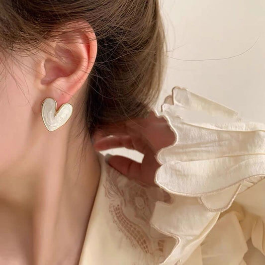 Cute Heart Love Stud Earrings for Women Small Huggie Hoop Earrings for Women Vintage Minimalist Gold-tone Charm Dainty Jewelry for Women - color: white