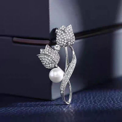 coadipress Tulip Floral Brooch Pin for Women Dainty Gold Plated Rhinestone Pearl Tulip Flower Green Leaf Broochs Pins Trendy Wedding Party Jewelry Accessories - style: Silver