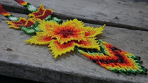 Handmade beaded Native native american style huichol glass seed bead Necklace Collar de cuentas nativas al estilo mexicano de los artesanos regalos para mujeres - color: Mehroon yellow & Green