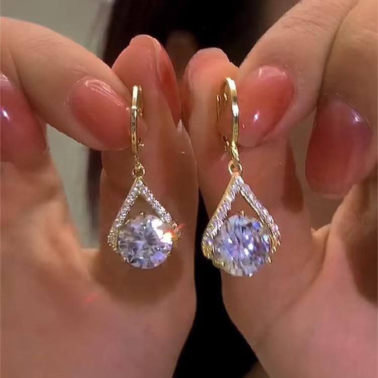 Super Sparkling Zircon Geometric Earrings, Niche Design Fashionable Light Luxury Small Earrings, Clasp Earrings for Women - color: Purple