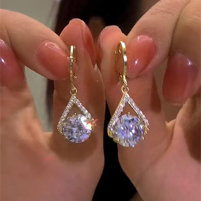 Super Sparkling Zircon Geometric Earrings, Niche Design Fashionable Light Luxury Small Earrings, Clasp Earrings for Women - color: Purple