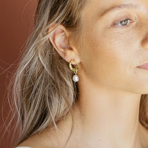 Pearl Earrings for Women 14K Gold Freshwater Pearl Hoop Earring Dangle Drop Wedding Earrings Bridal Bridesmaid Jewelry Gifts for Women - color: Pearl Wavy Hoop Stud Earrings