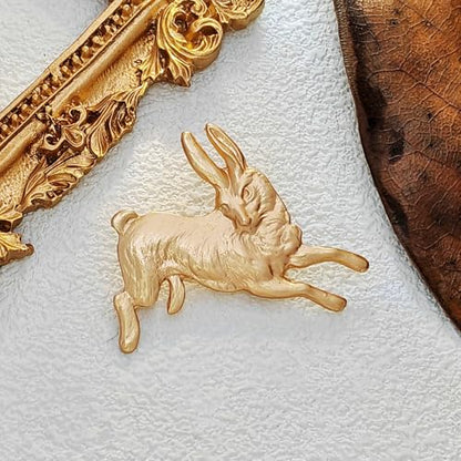 Whimsy Brass Gold Stamping Running Rabbit Brooch Pin - Vintage Animal Brooch with Intricate Muscular Detailing, 1.85 Inches - Ideal Gift for Forest Enthusiasts & Bunny Lovers