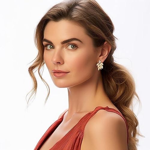 Rhinestone Stud Earrings for Women Small Dainty Crystal Cluster Drop Earrings for Girls Cute Costume Jewelry for Bridal Wedding Party Gift - color: Champagne